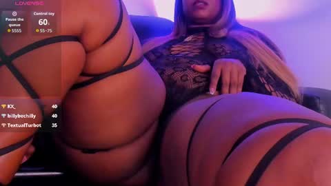 EmmilyRoose online show from August 14, 11:30 pm