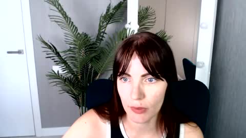 emmmaluxe online show from September 8, 2:57 pm