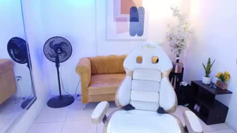 emmy__honey online show from August 8, 2:50 pm