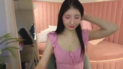emmy_dreamy_ online show from August 7, 2:33 am