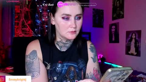 Emmy Bright online show from August 18, 7:14 am