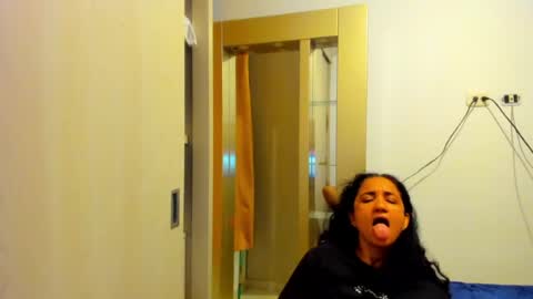 emperatriztapia online show from August 13, 11:30 pm