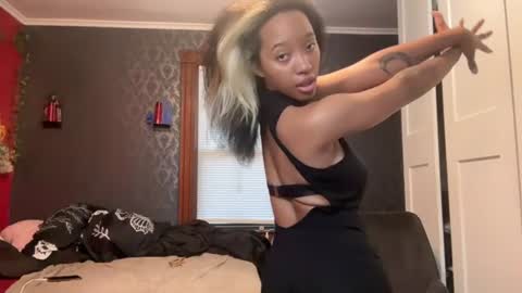 Alyx  online show from August 5, 11:14 pm