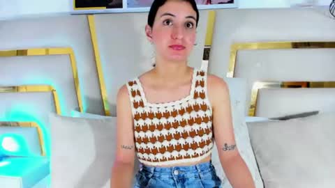 EMY FERRER online show from August 13, 11:57 am