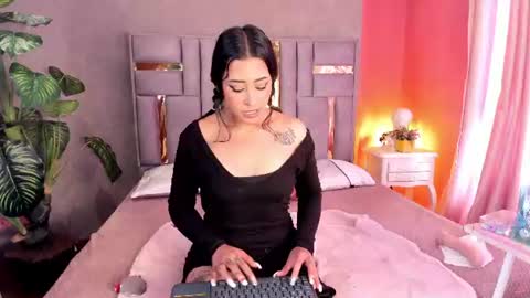 Emy   online show from August 8, 2:50 pm