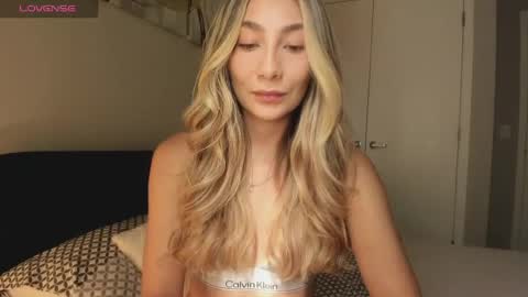 emyconneer online show from July 17, 10:21 pm