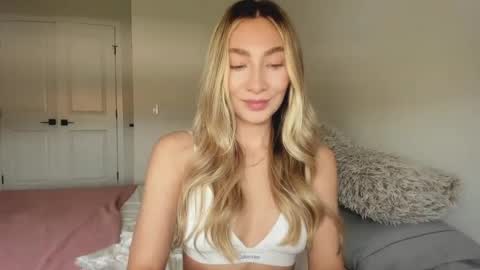 emyconneer online show from July 23, 5:37 pm