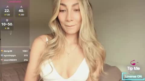 emyconneer online show from August 11, 6:10 pm