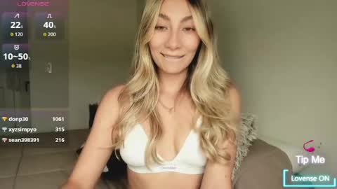 emyconneer online show from August 11, 10:23 pm
