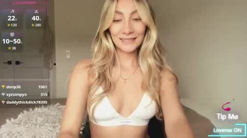 emyconneer online show from August 11, 11:29 pm
