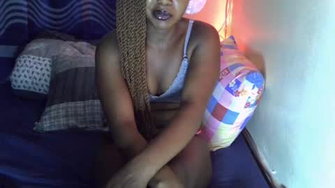 Vee online show from August 11, 12:34 am