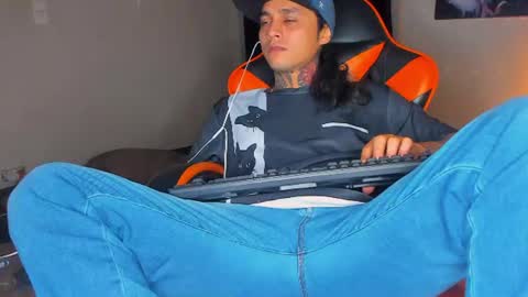 enjoymycock99 online show from July 27, 3:34 am