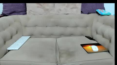 EnticingLucy online show from August 11, 9:33 am