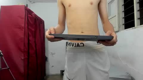 enzo_fernandez10 online show from August 8, 2:22 am