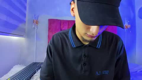 enzo_marblisky online show from August 4, 9:01 pm