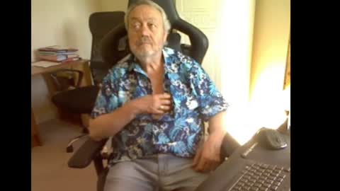 erasmus_d online show from July 3, 4:31 pm