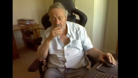 erasmus_d online show from July 8, 9:24 am