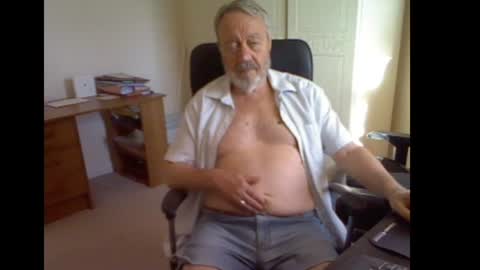 erasmus_d online show from August 10, 4:52 pm