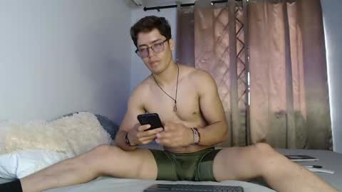 Eren Lee online show from May 27, 3:47 pm
