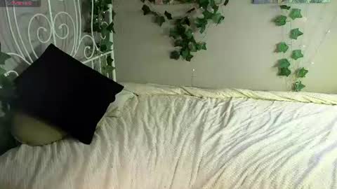 Erica online show from August 12, 12:18 pm