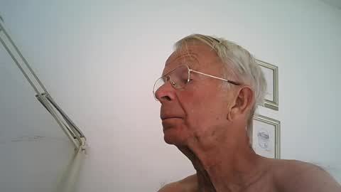 erick280187 online show from July 31, 3:18 pm