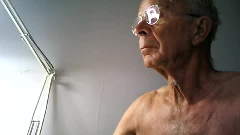 erick280187 online show from August 16, 5:44 am