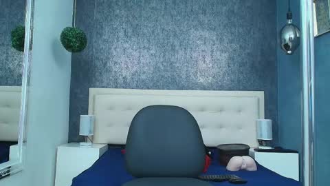   online show from May 13, 12:38 pm