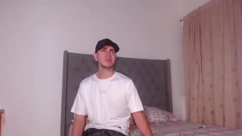 erik_rodriguez online show from May 30, 8:27 am