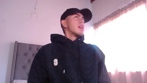 erik_rodriguez online show from June 7, 5:51 pm