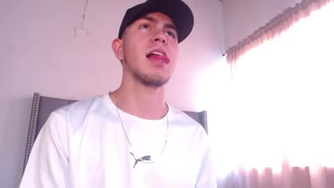 erik_rodriguez online show from June 7, 6:57 pm
