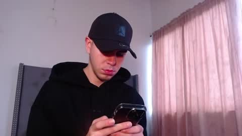 erik_rodriguez online show from June 9, 12:44 pm