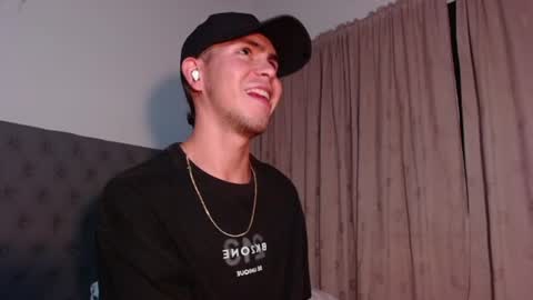 erik_rodriguez online show from June 16, 12:42 am