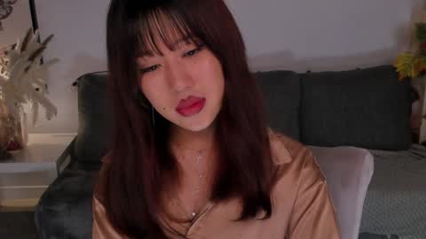 erika_kim online show from July 31, 1:06 pm