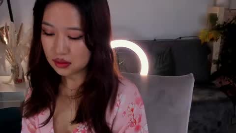 erika_kim online show from August 7, 8:58 am