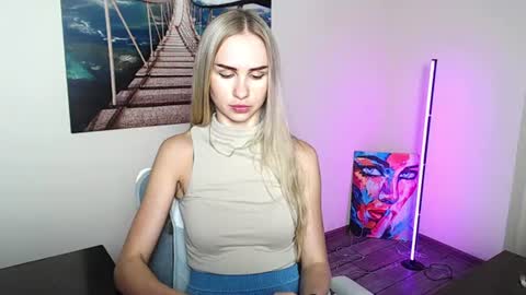 Erika online show from August 4, 3:20 pm