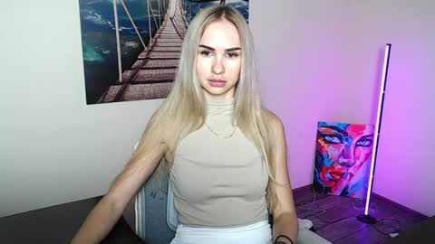 Erika online show from August 10, 2:40 pm