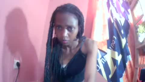 erinah05 online show from August 12, 7:00 am