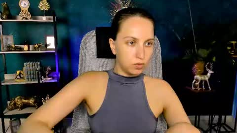 erinwise online show from August 9, 8:26 am