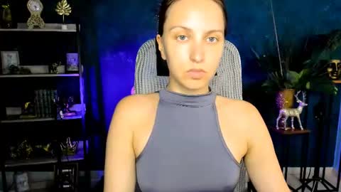 erinwise online show from August 9, 10:38 am