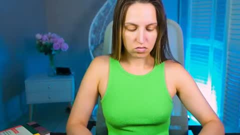 erinwise online show from August 11, 9:44 am
