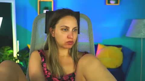 erinwise online show from August 13, 7:33 am