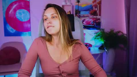 erinwise online show from August 14, 1:04 pm