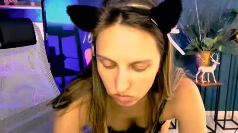 erinwise online show from August 15, 5:50 pm