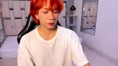 eriol__ online show from August 15, 6:39 am