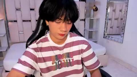eriol__ online show from August 18, 5:46 am