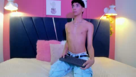 ero_boy40 online show from August 13, 4:04 am