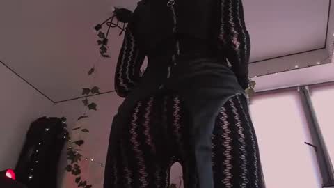 erohaze online show from June 5, 4:01 pm