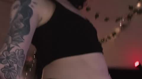 erohaze online show from August 11, 9:28 pm