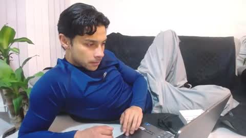 erosdominant_ online show from August 8, 1:05 am