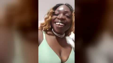 HotQueen online show from August 16, 10:25 pm